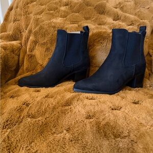 Women's Black Suede Chelsea Heel Boot